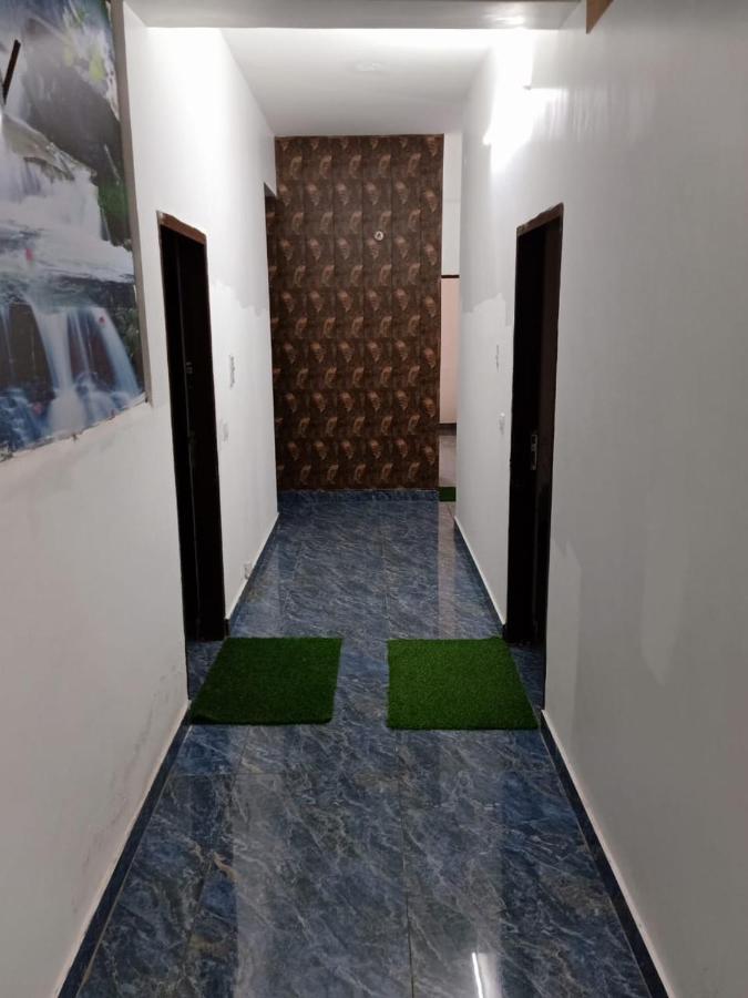 Shivjot Hotel Kharar Esterno foto